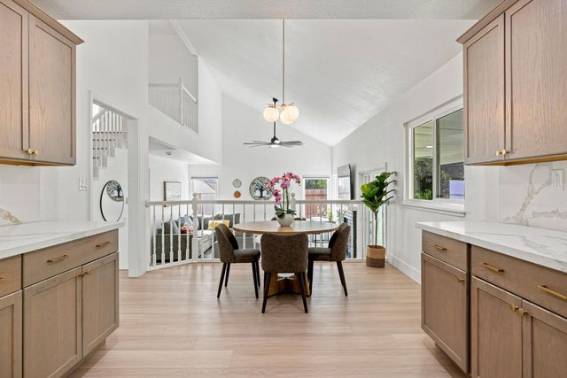 8917 Old Creek Dr, Elk Grove, CA 95758