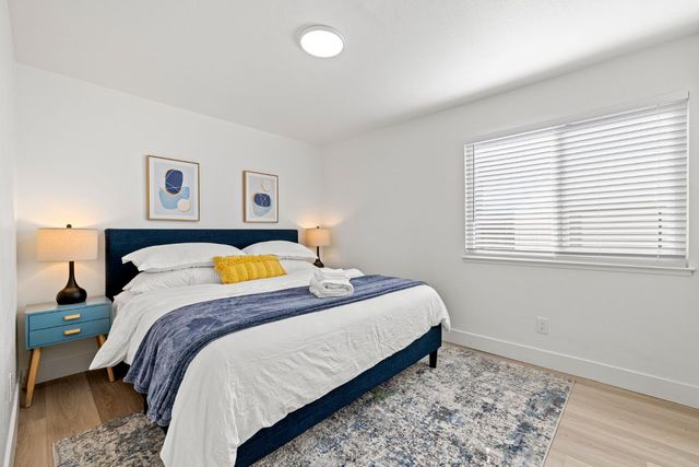 8917 Old Creek Dr, Elk Grove, CA 95758