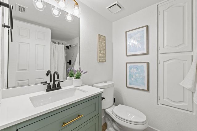 8917 Old Creek Dr, Elk Grove, CA 95758