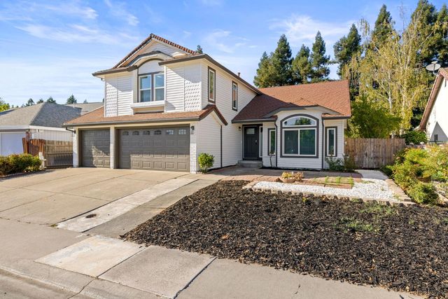 8917 Old Creek Dr, Elk Grove, CA 95758