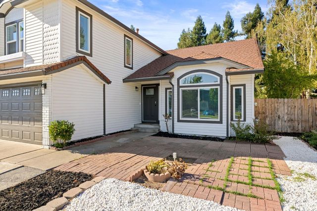 8917 Old Creek Dr, Elk Grove, CA 95758