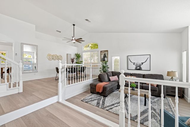 8917 Old Creek Dr, Elk Grove, CA 95758