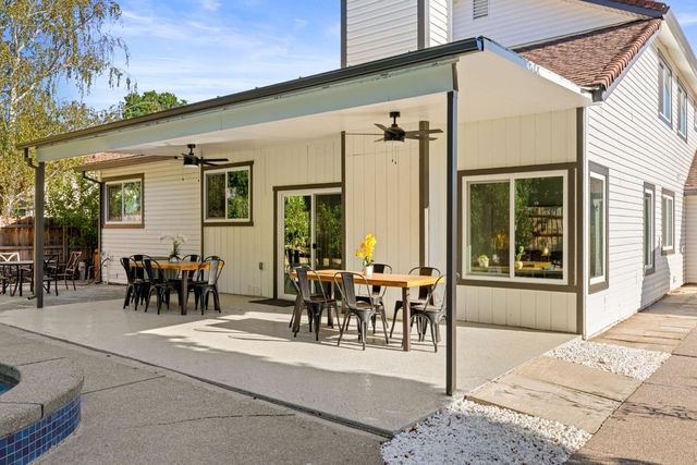 8917 Old Creek Dr, Elk Grove, CA 95758