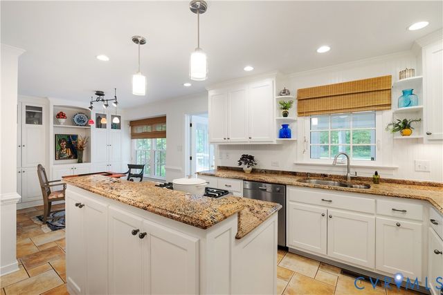 6 E Lower Tuckahoe Rd, Richmond, VA 23238