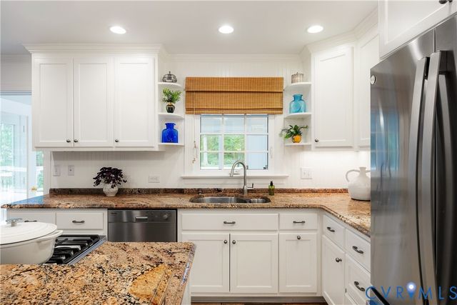 6 E Lower Tuckahoe Rd, Richmond, VA 23238