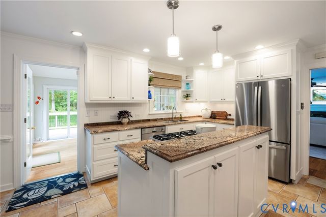 6 E Lower Tuckahoe Rd, Richmond, VA 23238