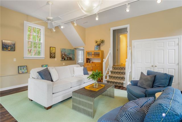 6 E Lower Tuckahoe Rd, Richmond, VA 23238