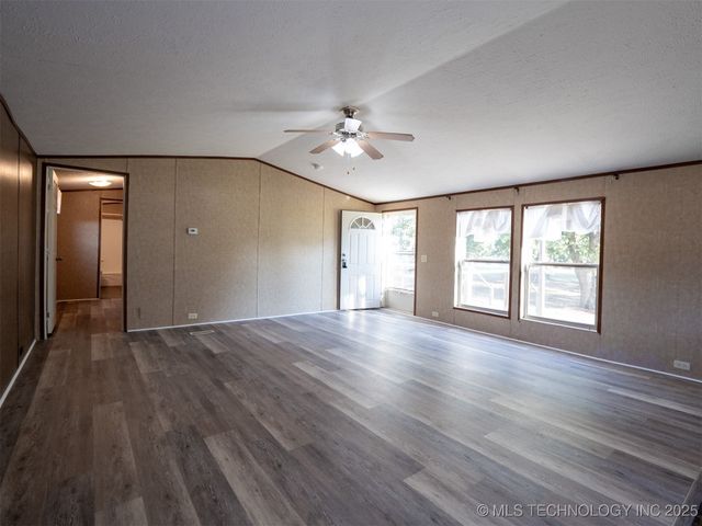 11137 Snell, Kingston, OK 73439