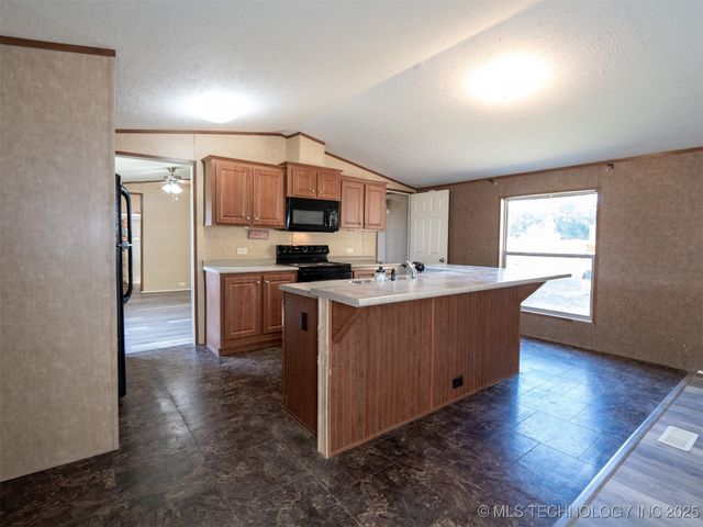 11137 Snell, Kingston, OK 73439