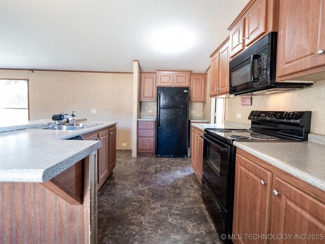 11137 Snell, Kingston, OK 73439