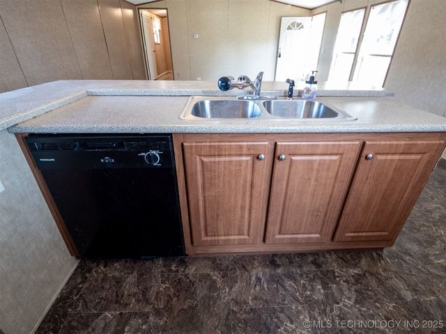 11137 Snell, Kingston, OK 73439