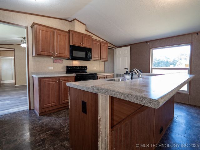 11137 Snell, Kingston, OK 73439