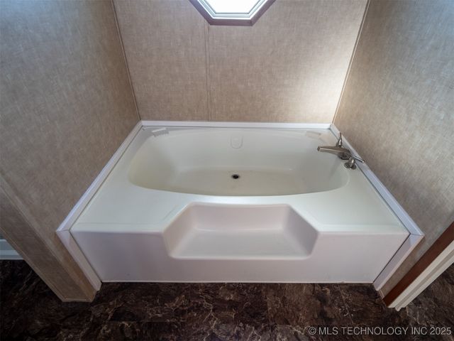 11137 Snell, Kingston, OK 73439