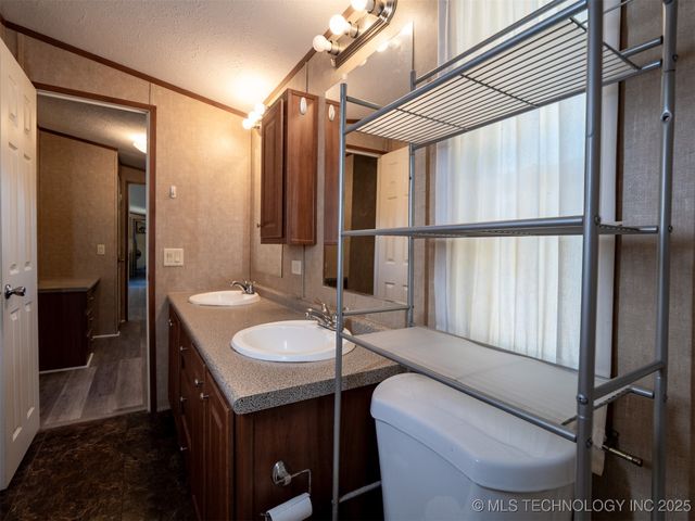 11137 Snell, Kingston, OK 73439