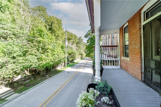 63 N Main Street, Eureka Springs, AR 72632