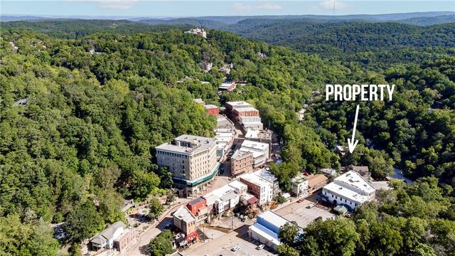 63 N Main Street, Eureka Springs, AR 72632