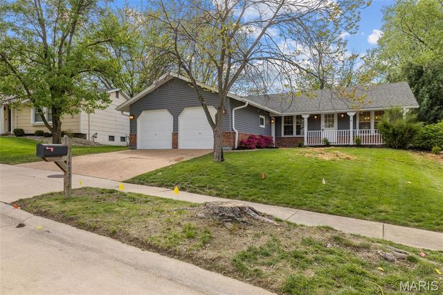 1433 Glenlea Drive, Maryland Heights, MO 63043