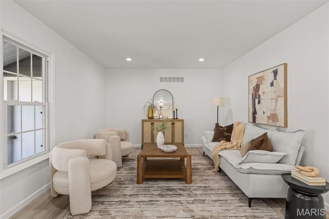 1433 Glenlea Drive, Maryland Heights, MO 63043