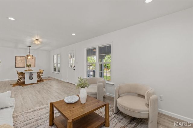 1433 Glenlea Drive, Maryland Heights, MO 63043