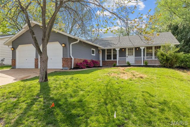 1433 Glenlea Drive, Maryland Heights, MO 63043