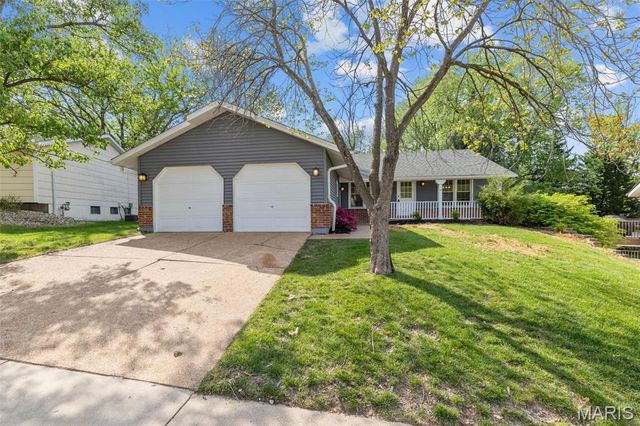 1433 Glenlea Drive, Maryland Heights, MO 63043