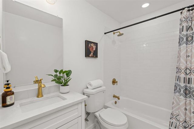 1433 Glenlea Drive, Maryland Heights, MO 63043