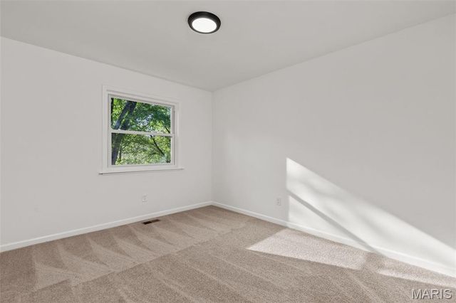 1433 Glenlea Drive, Maryland Heights, MO 63043