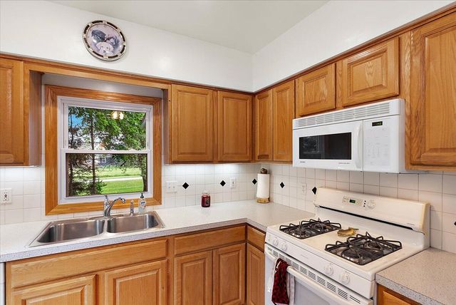 11781 8th Avenue NW, Grand Rapids, MI 49534