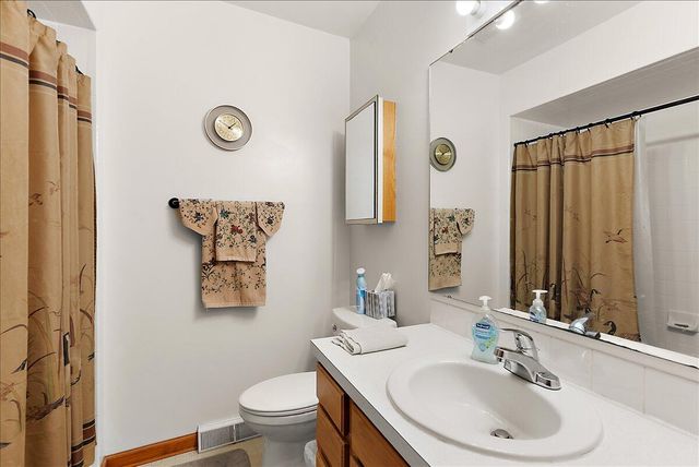 11781 8th Avenue NW, Grand Rapids, MI 49534