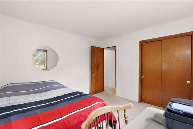 11781 8th Avenue NW, Grand Rapids, MI 49534