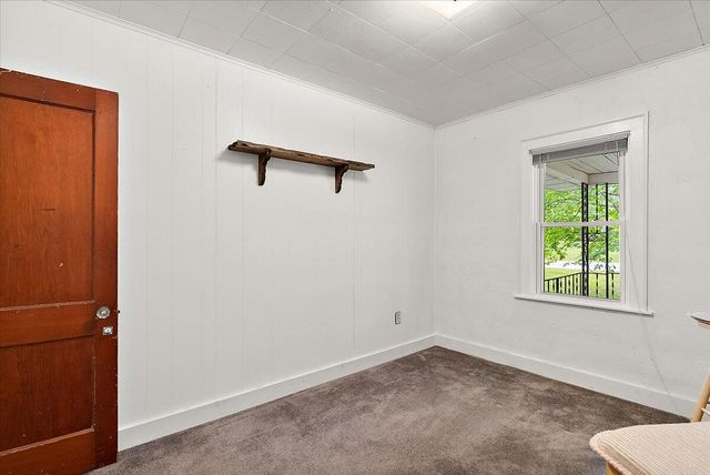 11781 8th Avenue NW, Grand Rapids, MI 49534