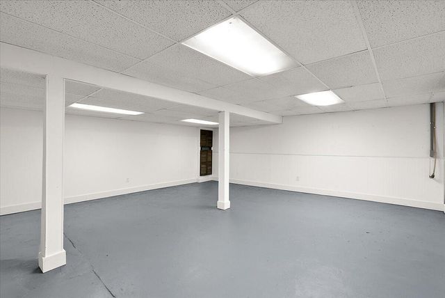 11781 8th Avenue NW, Grand Rapids, MI 49534