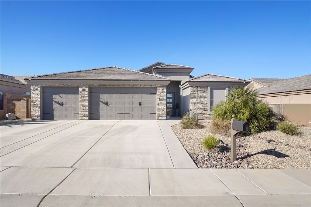 2295 Indigo Street, Kingman, AZ 86401