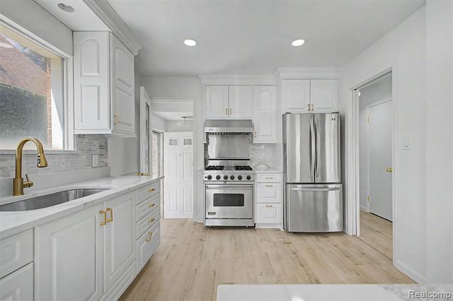 5485 Steadman Street, Dearborn, MI 48126