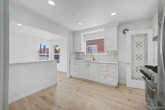 5485 Steadman Street, Dearborn, MI 48126