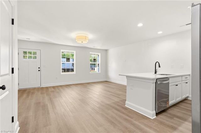 1655 Stone Hill Court, Winston-salem, NC 27105