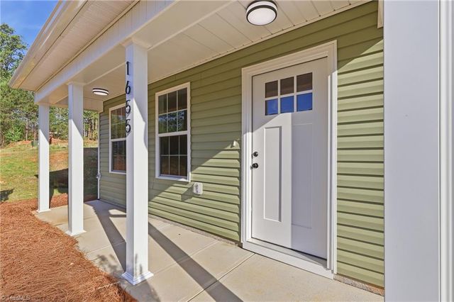 1655 Stone Hill Court, Winston-salem, NC 27105