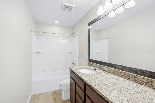 6574 KENAVA LOOP, Palmetto, FL 34221