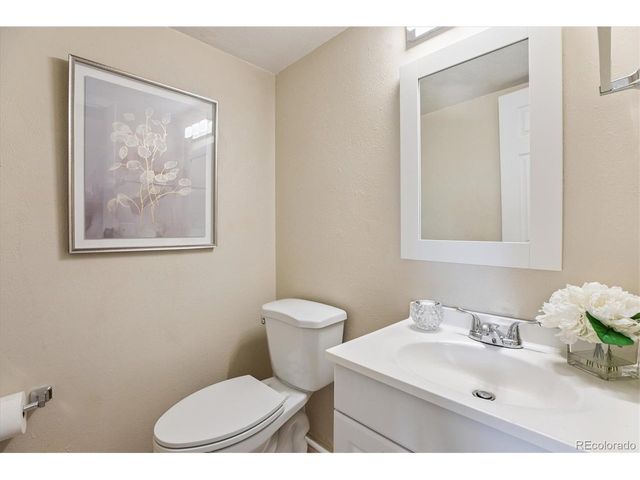 1872 Robb St, Lakewood, CO 80215