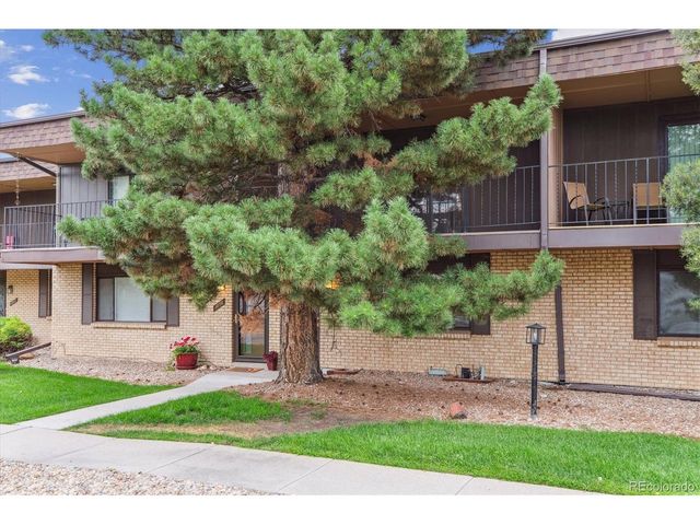 1872 Robb St, Lakewood, CO 80215
