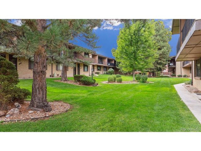 1872 Robb St, Lakewood, CO 80215