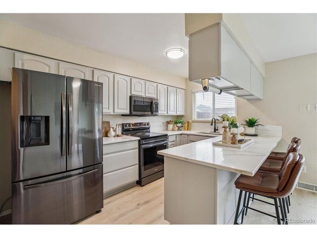 1872 Robb St, Lakewood, CO 80215