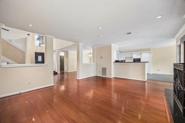 1607 Beaconshire Road, Houston, TX 77077