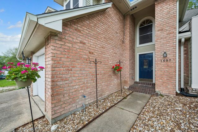 1607 Beaconshire Road, Houston, TX 77077