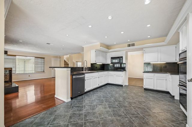 1607 Beaconshire Road, Houston, TX 77077