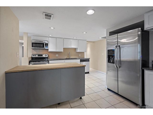 2001 W Wesley Ave, Englewood, CO 80110