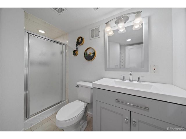 2001 W Wesley Ave, Englewood, CO 80110
