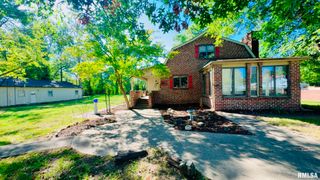 601 1ST Street, Benton, IL 62812