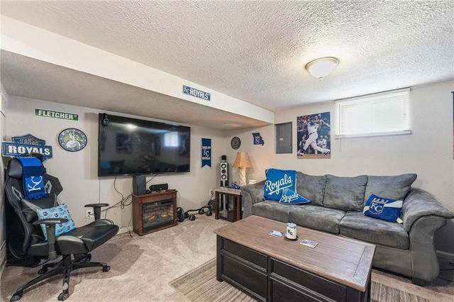 317 Monroe Avenue, Belton, MO 64012