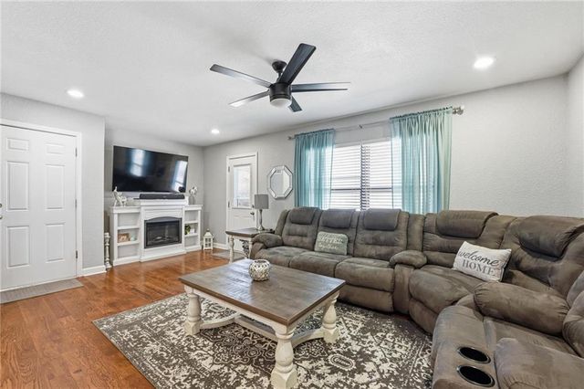 317 Monroe Avenue, Belton, MO 64012